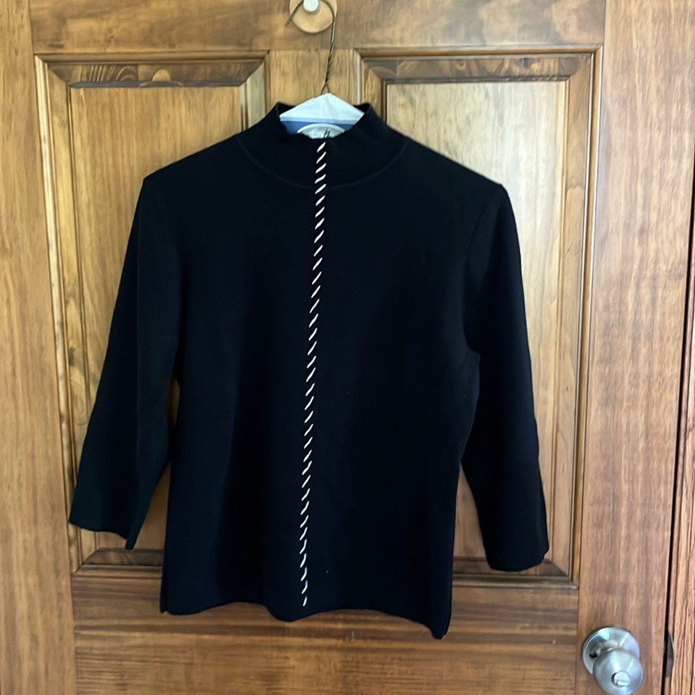 Designer Originals Sweater Size Medium